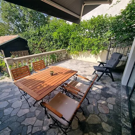 Vil With Terrace