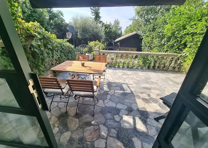 Vil With Terrace 크리크베니카